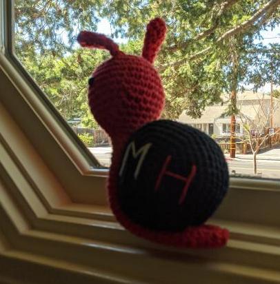 Knit snail